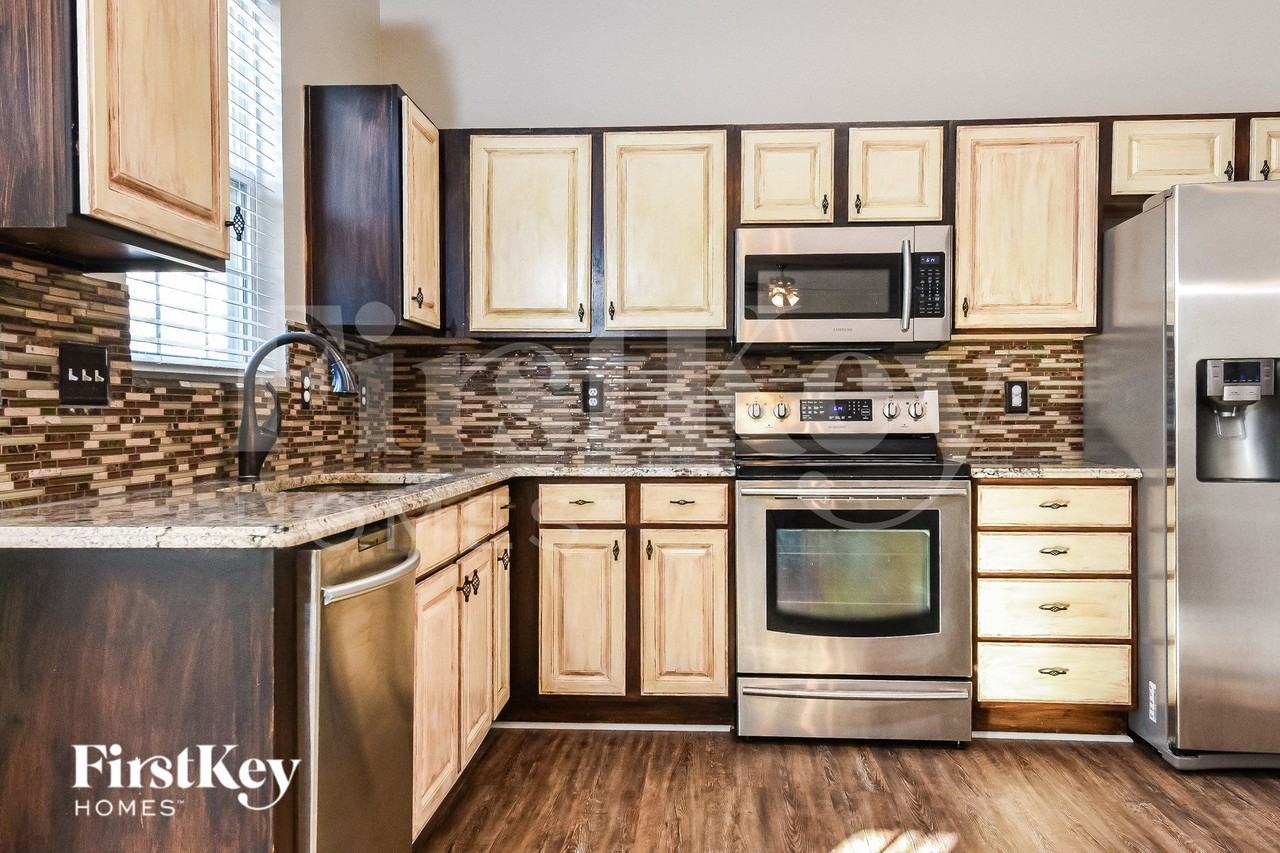 3531 Long Run Dr - Photo 5 of 15