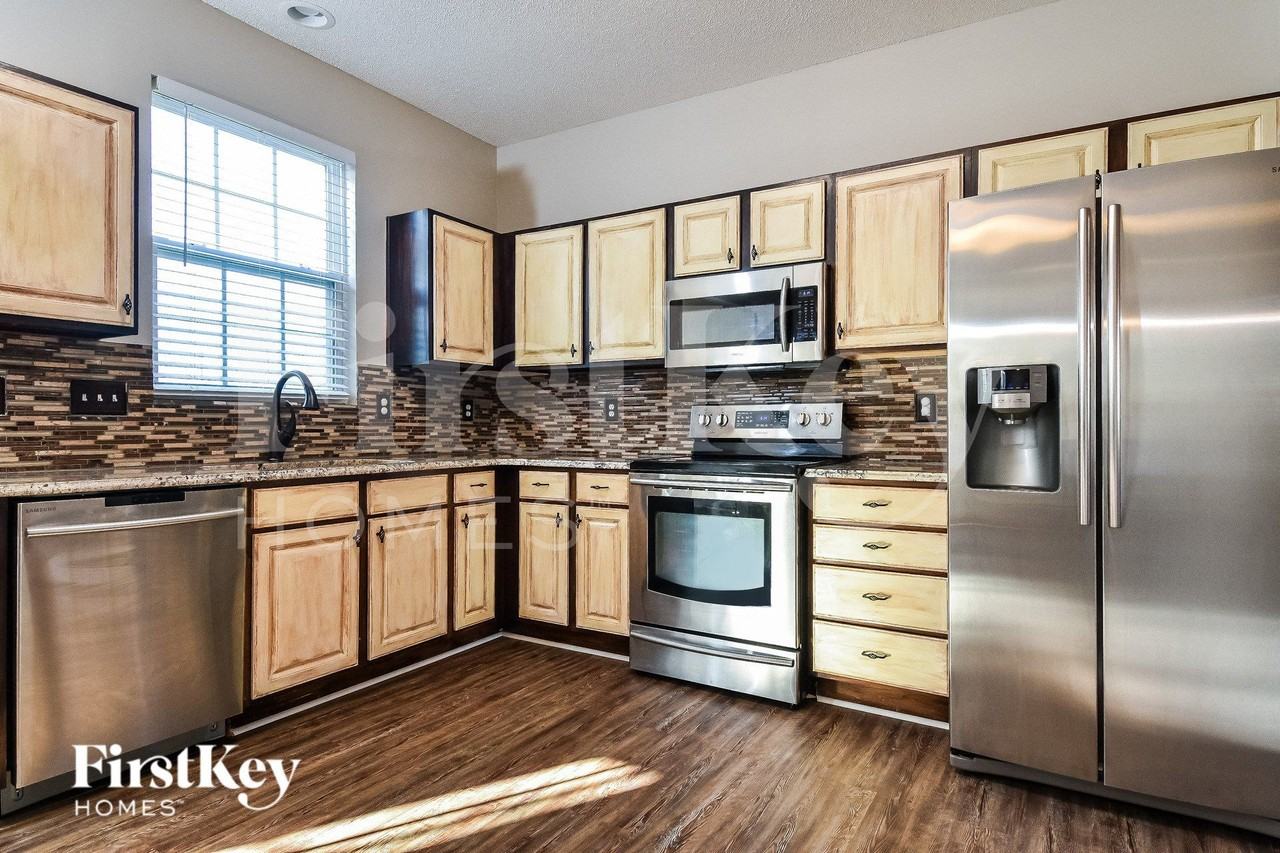 3531 Long Run Dr - Photo 6 of 15