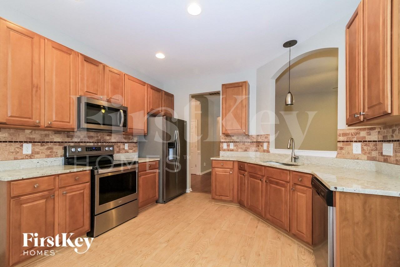 4169 Shadetree Dr - Photo 6 of 15