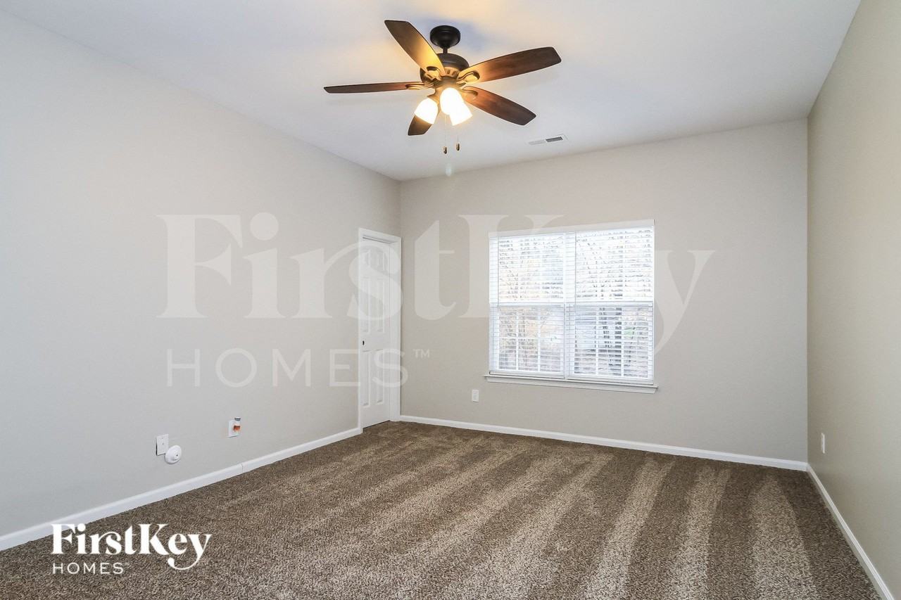 4169 Shadetree Dr - Photo 7 of 15