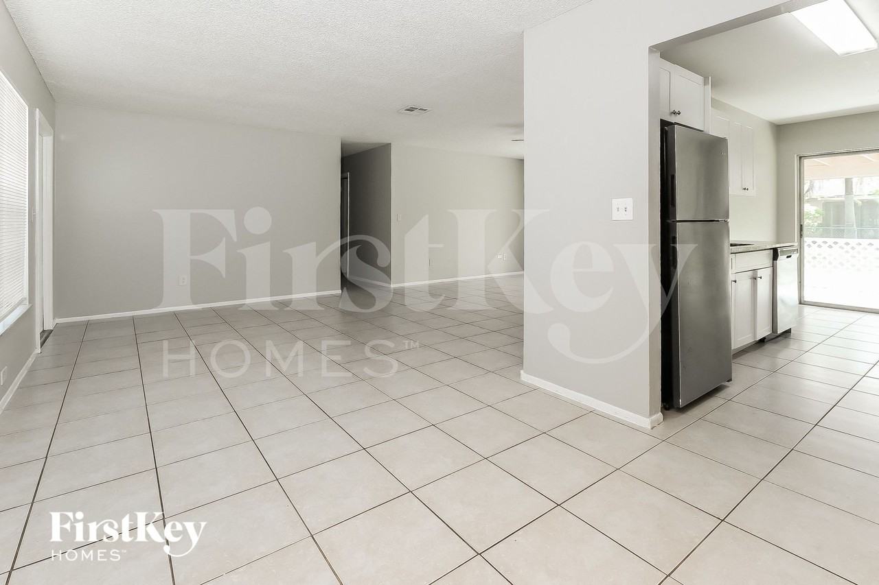 830 Royal Palm Beach Blvd - Photo 4 of 15