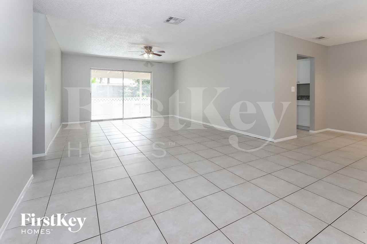 830 Royal Palm Beach Blvd - Photo 6 of 15
