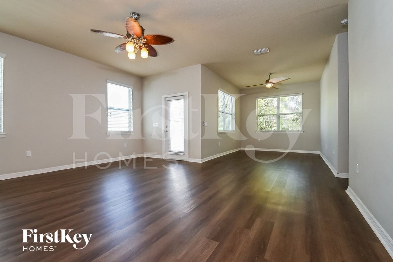 7724 Tangle Rush Dr - Photo 2 of 15