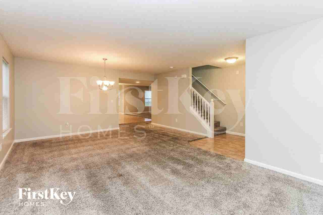 7651 Lara Lee Dr - Photo 3 of 19