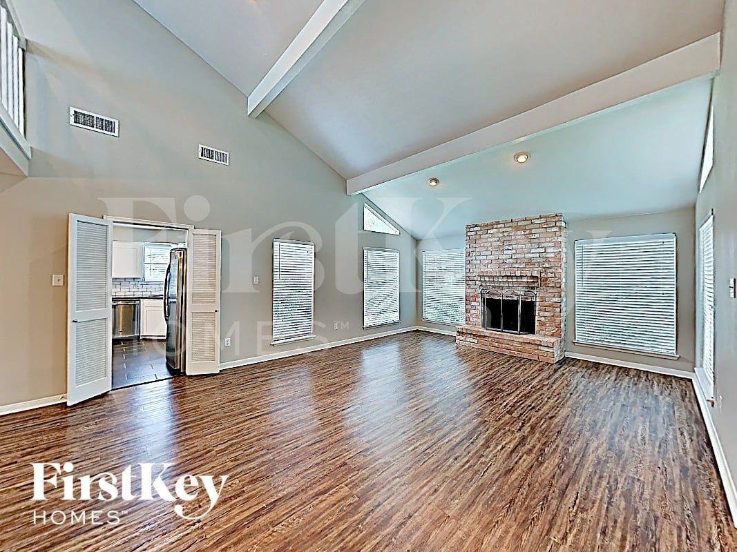 7451 Tunbury Ln - Photo 2 of 17