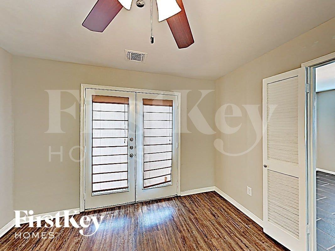 7451 Tunbury Ln - Photo 6 of 17