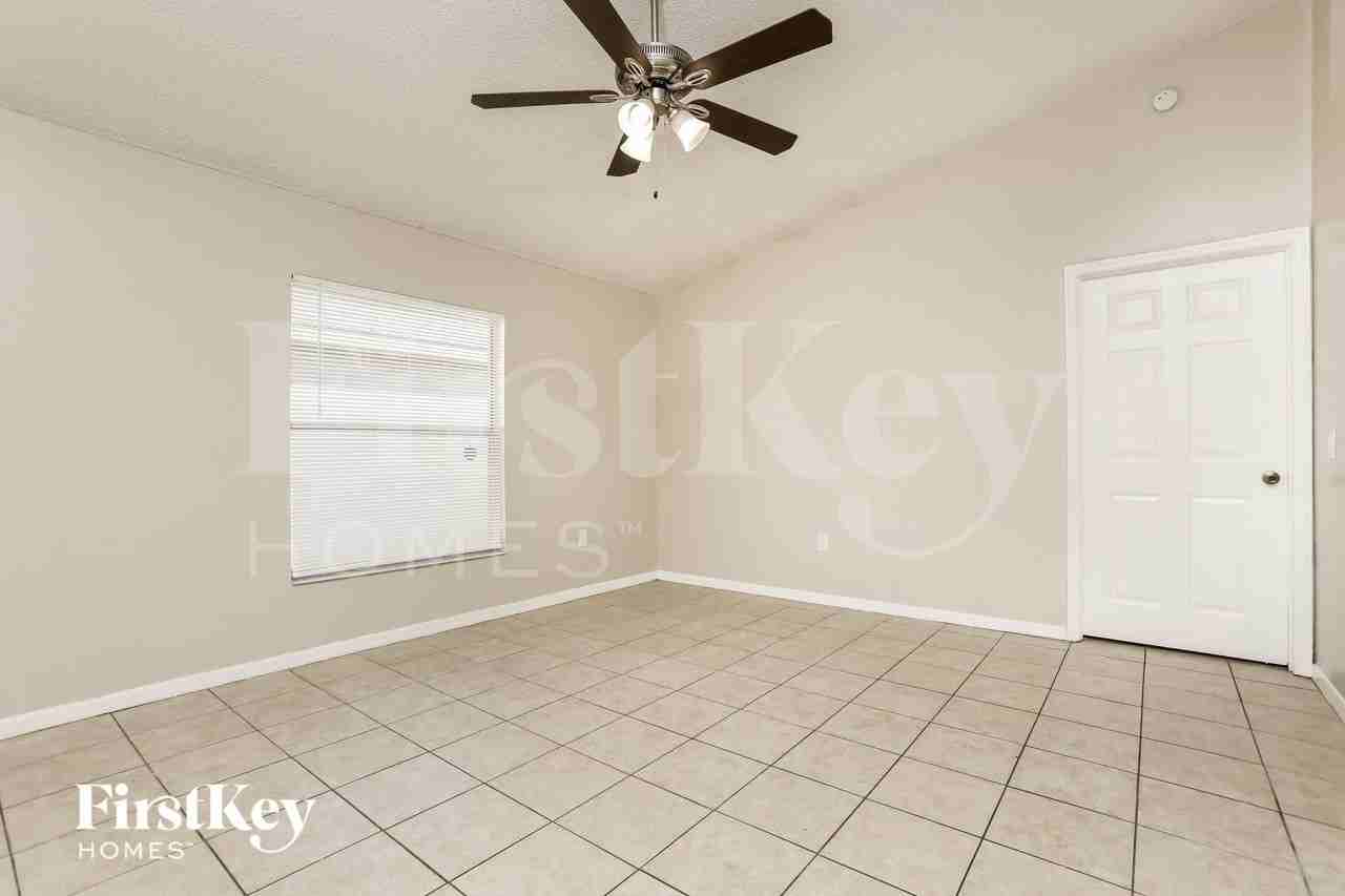 7419 Little Pond Ct - Photo 3 of 15