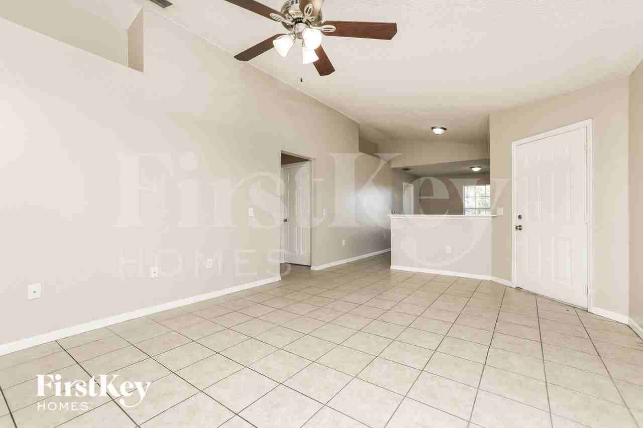 7419 Little Pond Ct - Photo 4 of 15