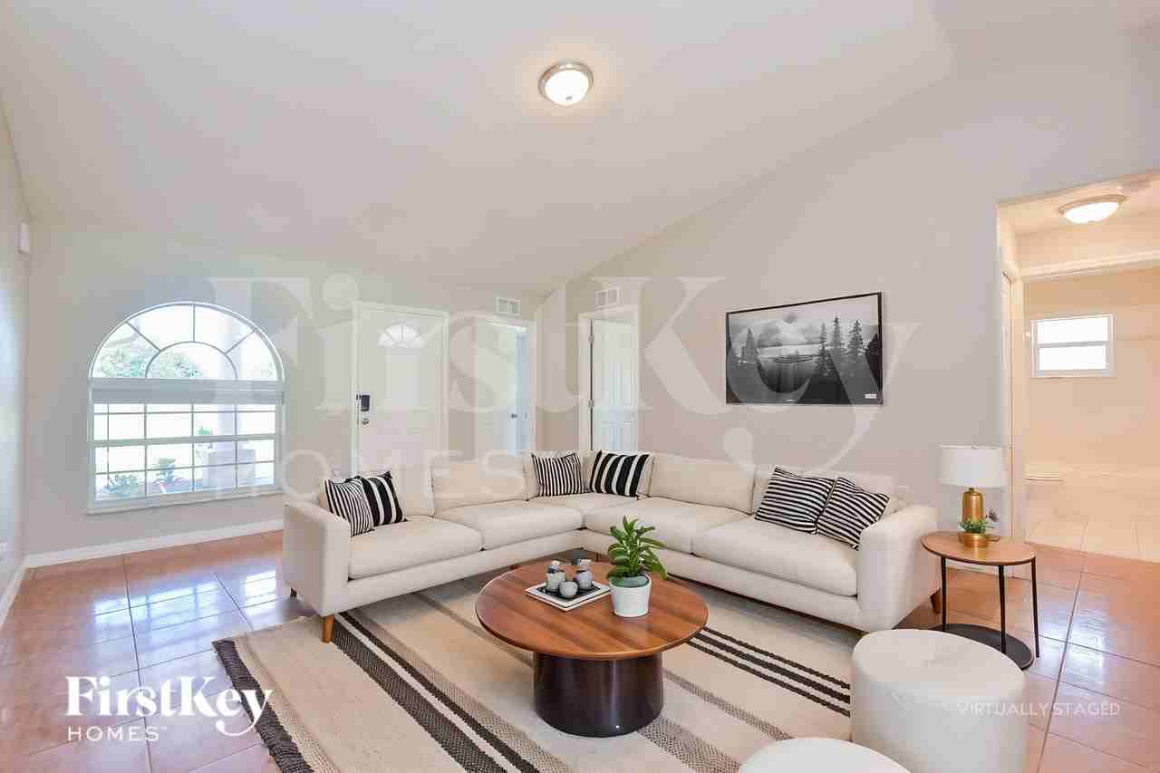 719 Wombat Way - Photo 4 of 18