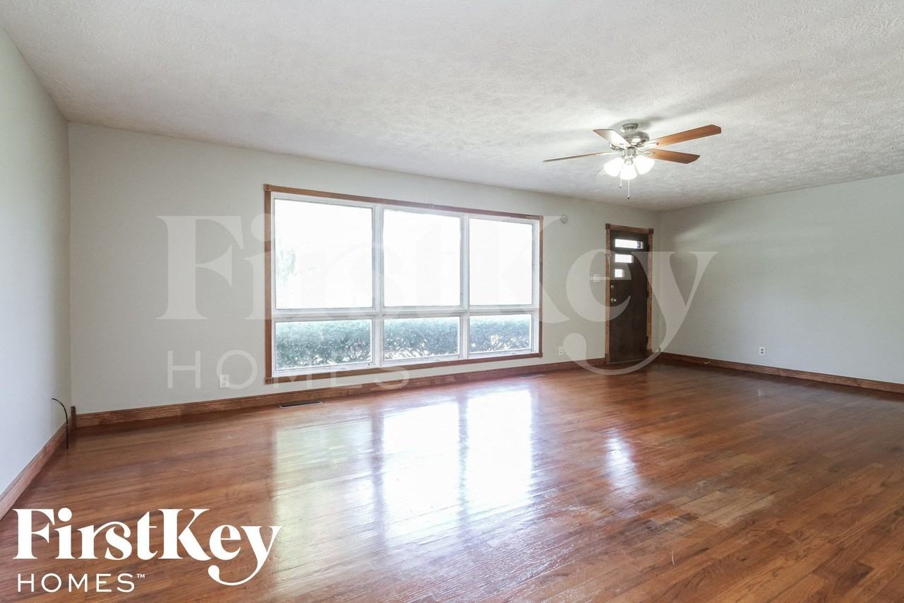 6605 W 14th St - Photo 4 of 15