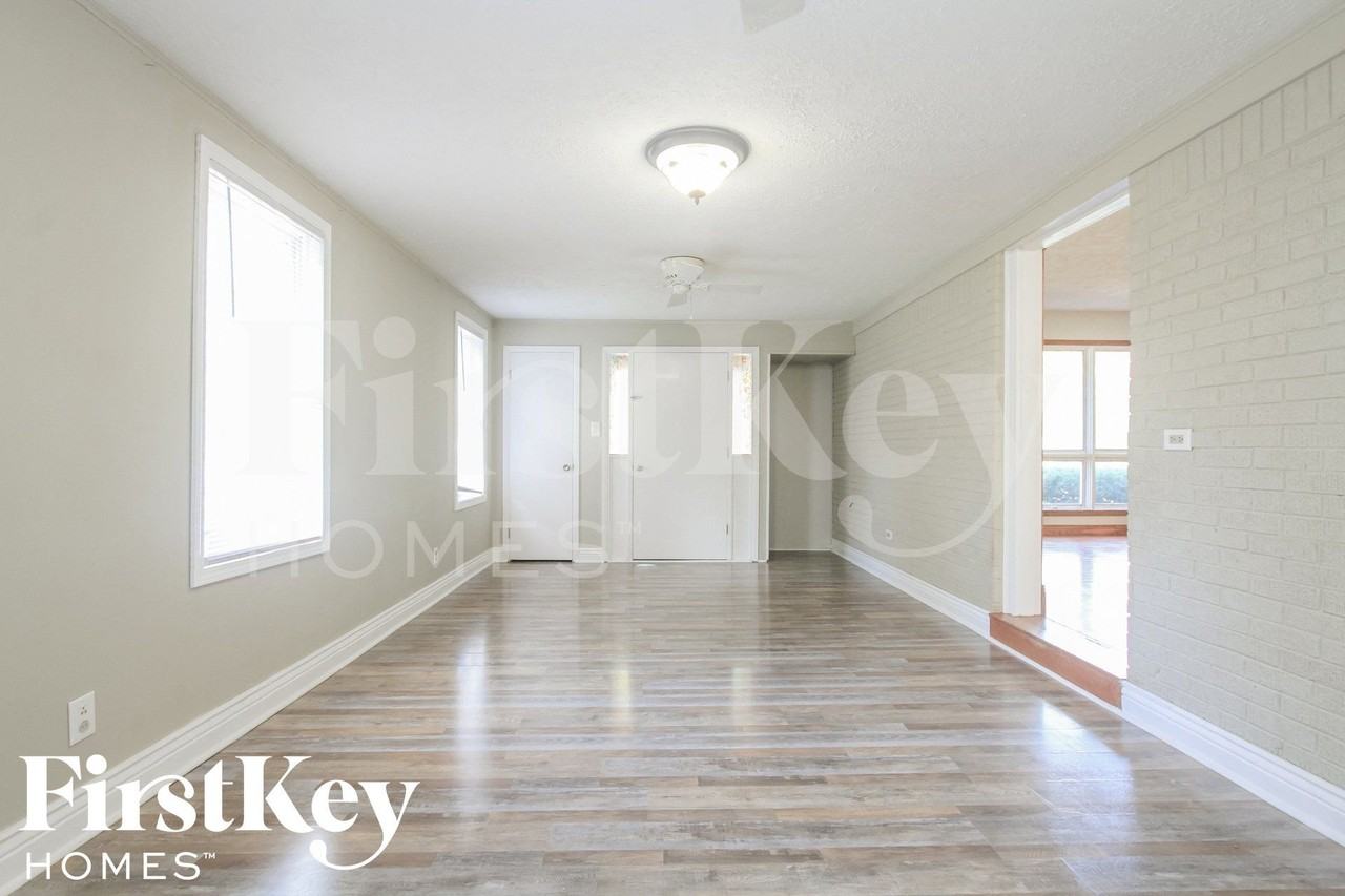 6605 W 14th St - Photo 6 of 15