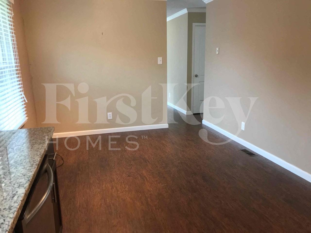 6380 El Serrano Dr - Photo 7 of 25