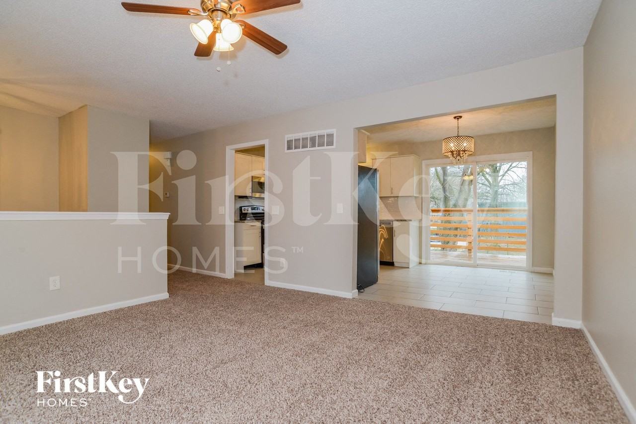 615 N Pine St - Photo 4 of 15