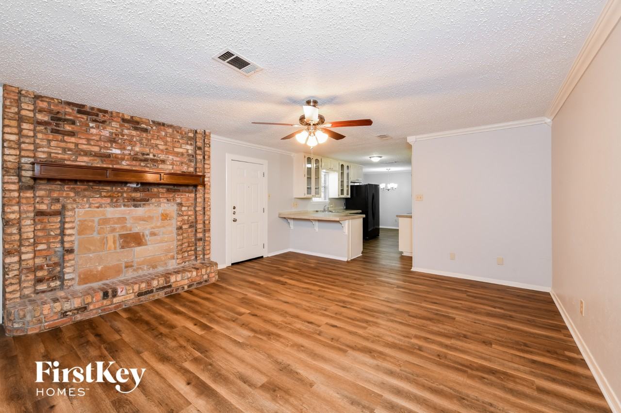 612 Mesa Dr - Photo 3 of 15