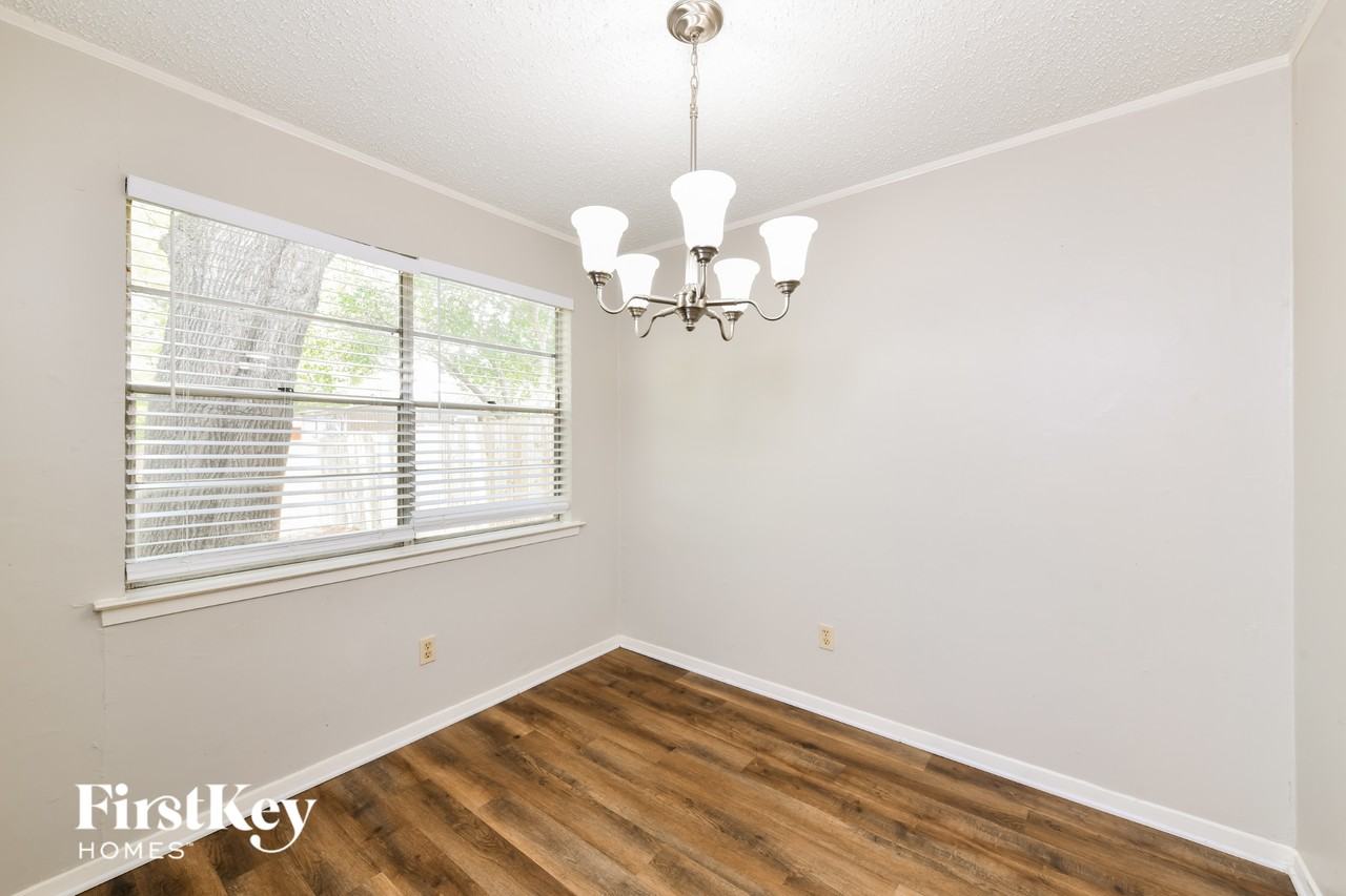 612 Mesa Dr - Photo 4 of 15