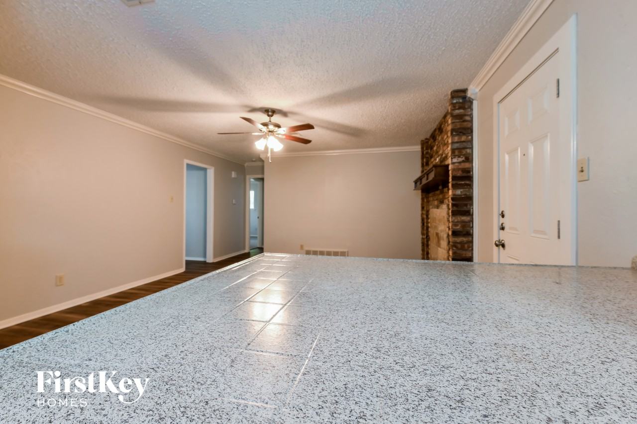 612 Mesa Dr - Photo 6 of 15