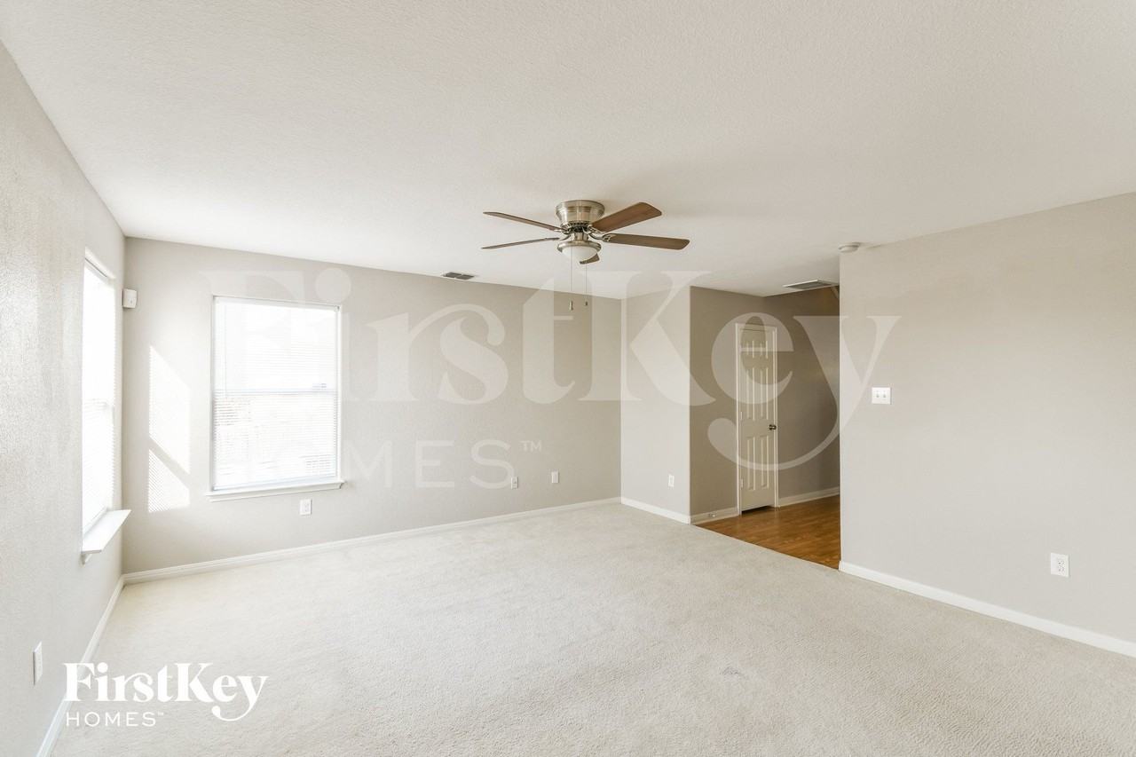 5722 Wildcat Cyn - Photo 2 of 15