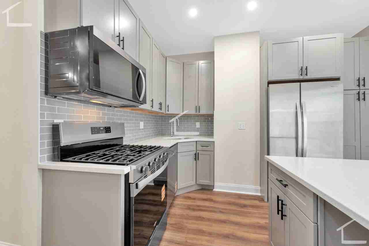 16-16.5 O St. #1 - Photo 4 of 23