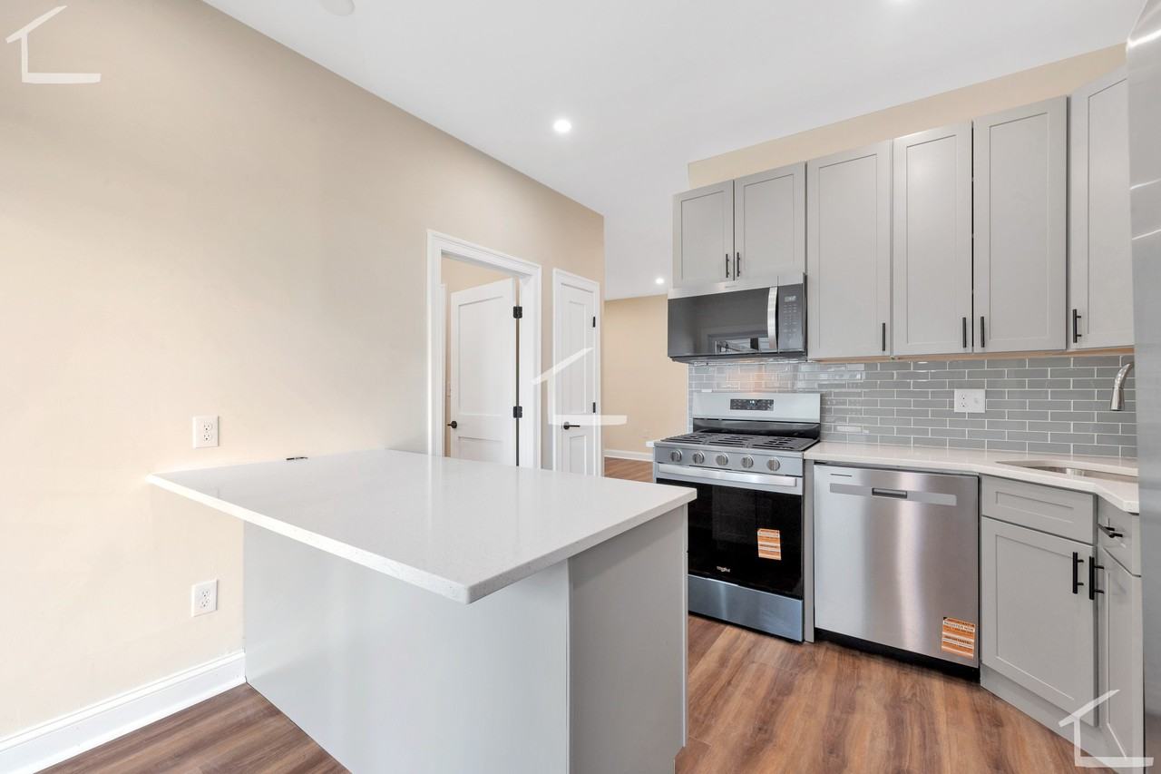 16-16.5 O St. #1 - Photo 7 of 23