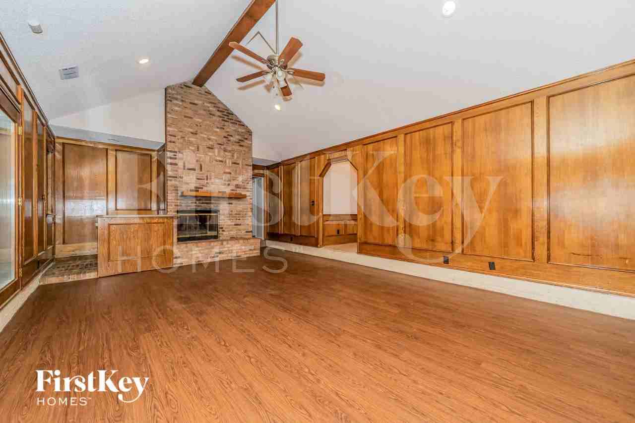 5415 Dana Point Dr - Photo 2 of 15