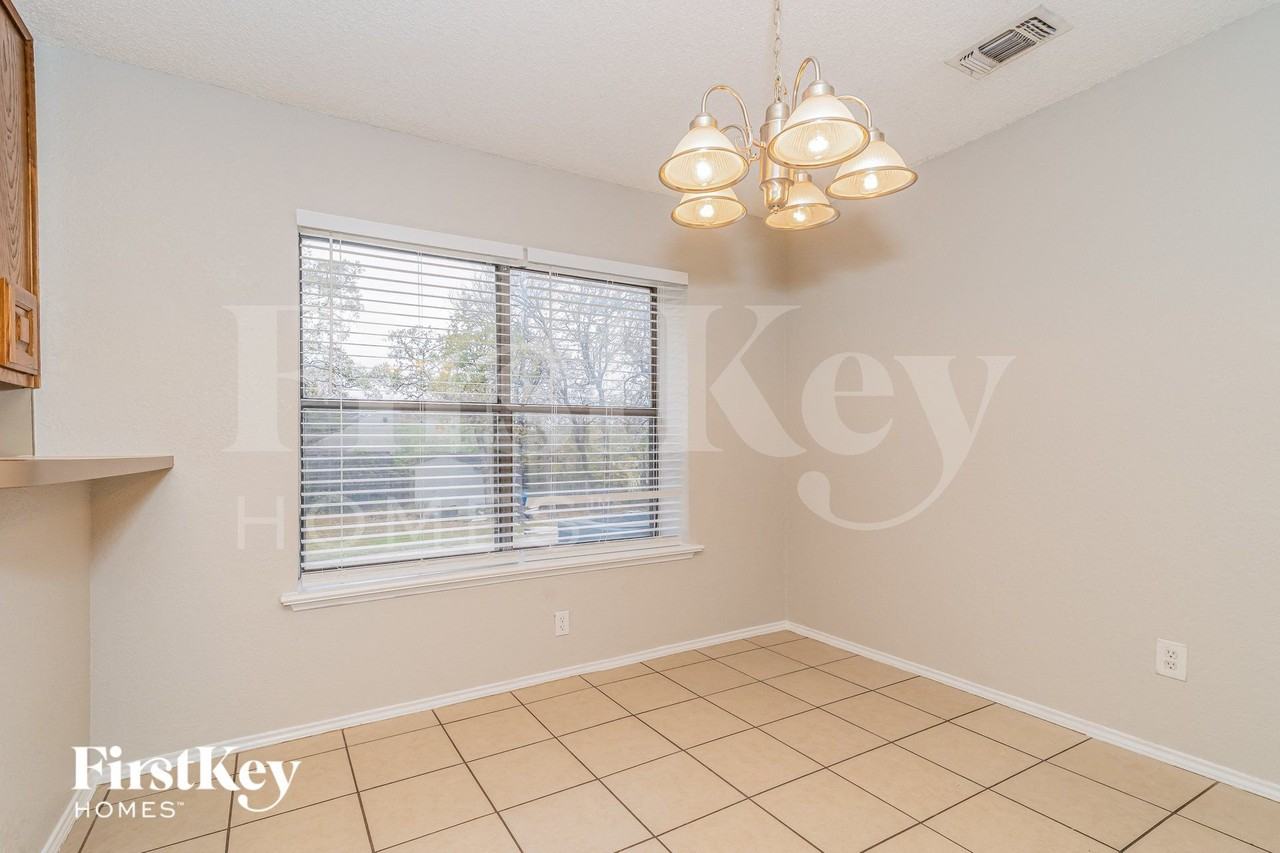 5415 Dana Point Dr - Photo 4 of 15