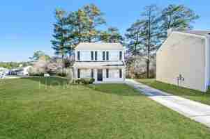 featured image of 5205 Alexander St