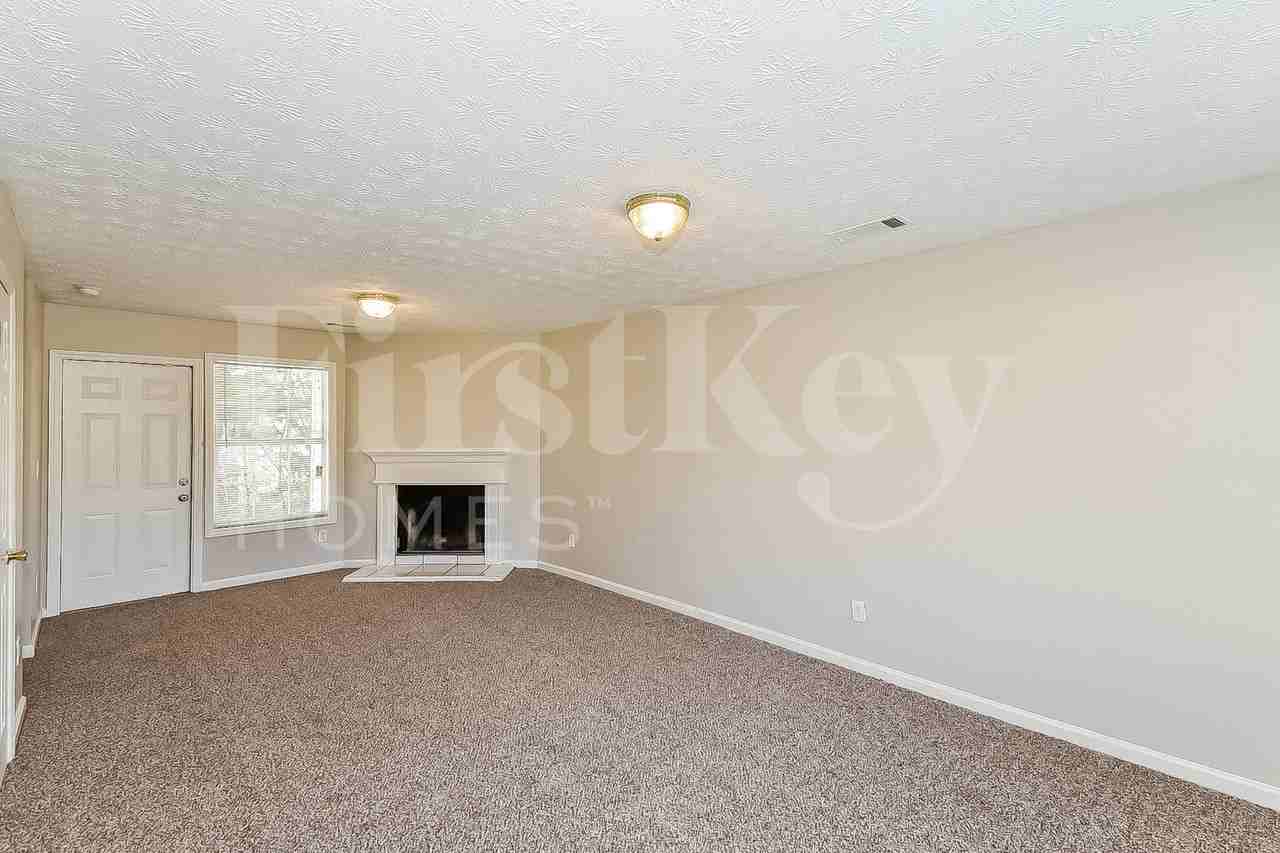 5205 Alexander St - Photo 3 of 15