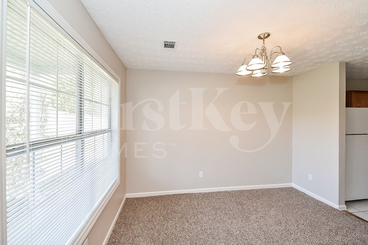 5205 Alexander St - Photo 5 of 15