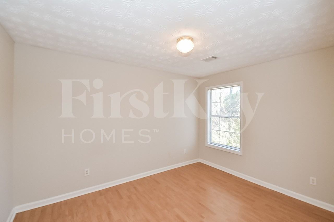 5205 Alexander St - Photo 7 of 15