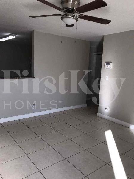 4951 Sw 16th St - Photo 4 of 8