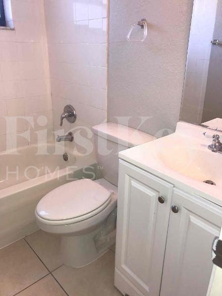 4951 Sw 16th St - Photo 6 of 8