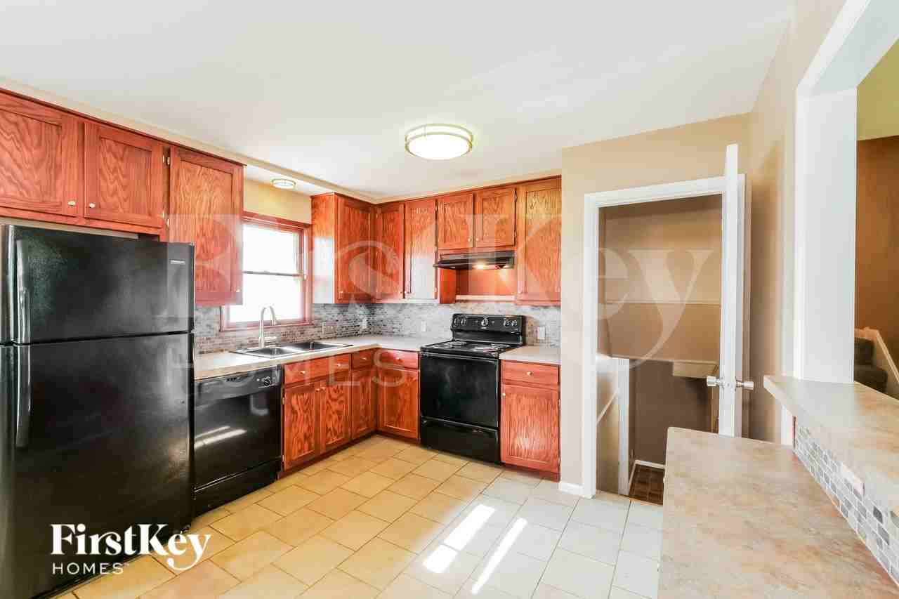 4837 Overton Ave - Photo 6 of 16