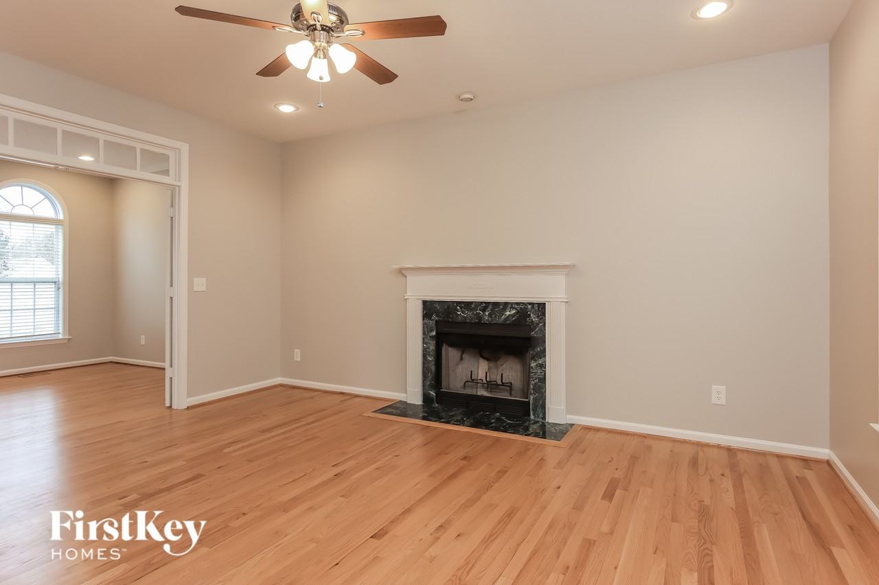 3802 Northumberland Dr - Photo 3 of 15