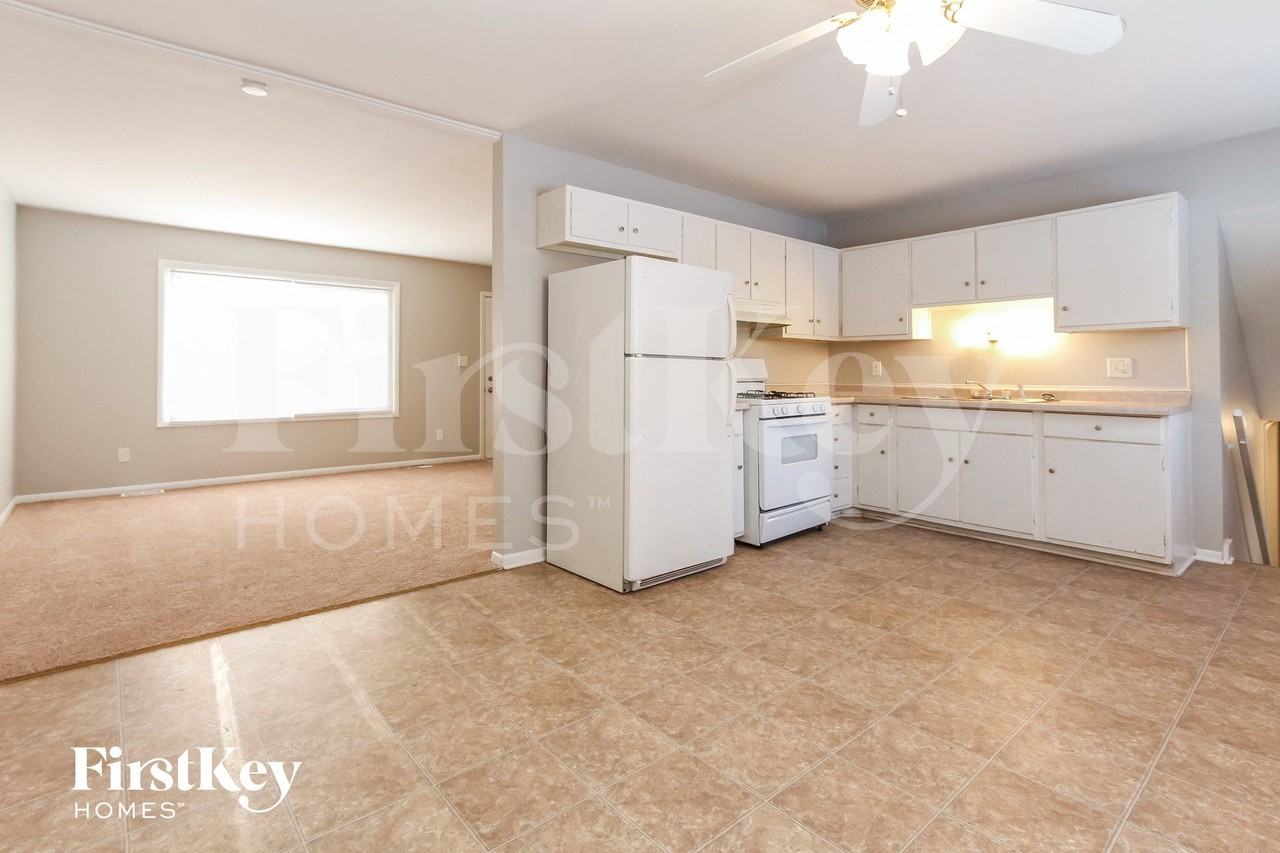 3632 Margaret Ave - Photo 4 of 15