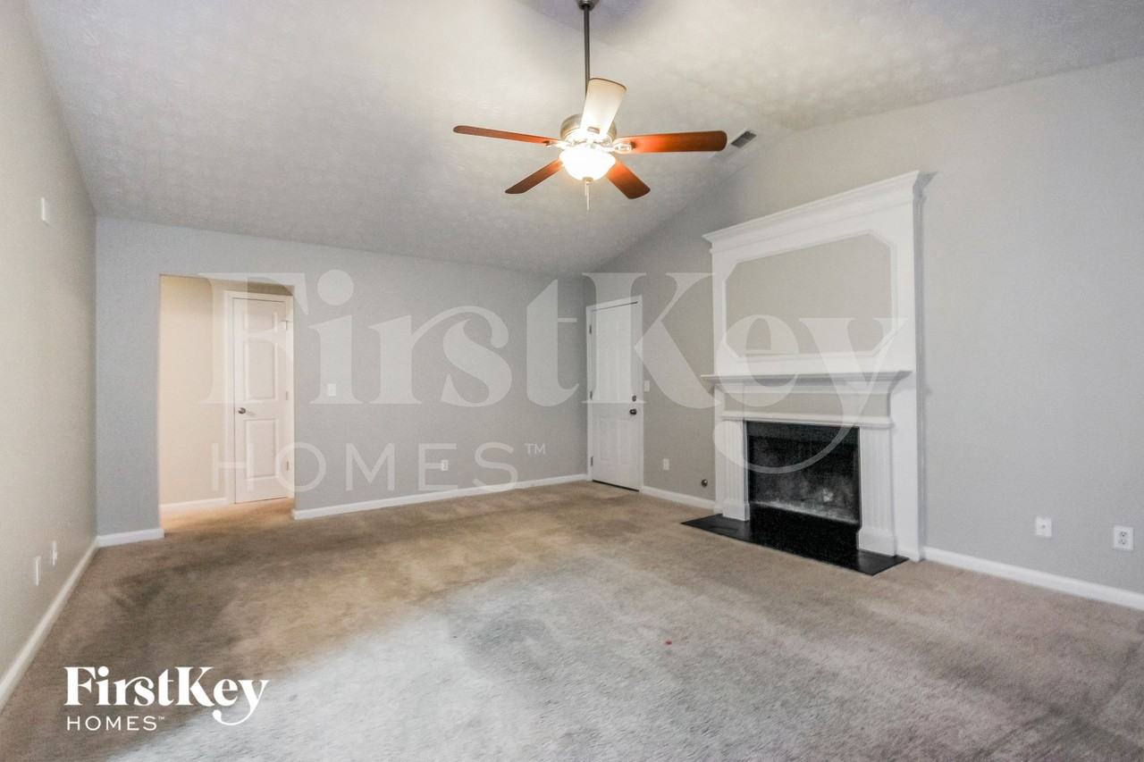 3342 Crestview Ct - Photo 4 of 15