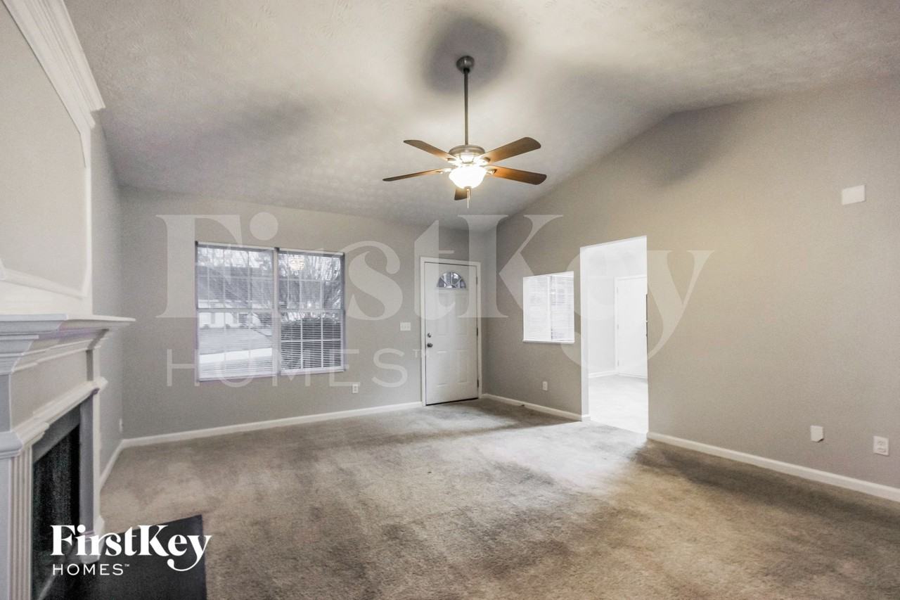 3342 Crestview Ct - Photo 5 of 15