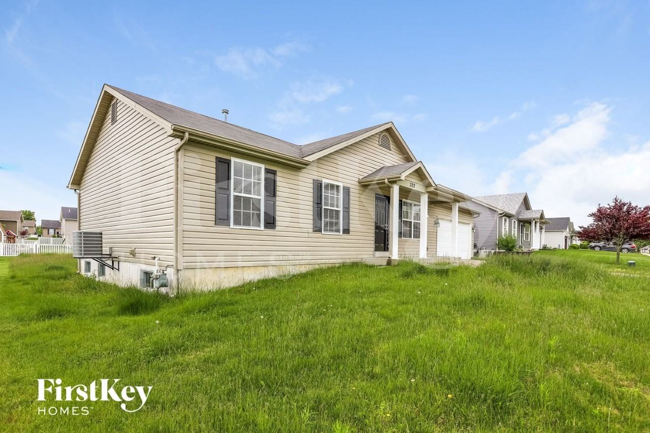 322 Aspen Creek Dr - Photo 2 of 13