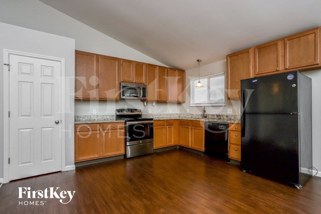 322 Aspen Creek Dr - Photo 6 of 13