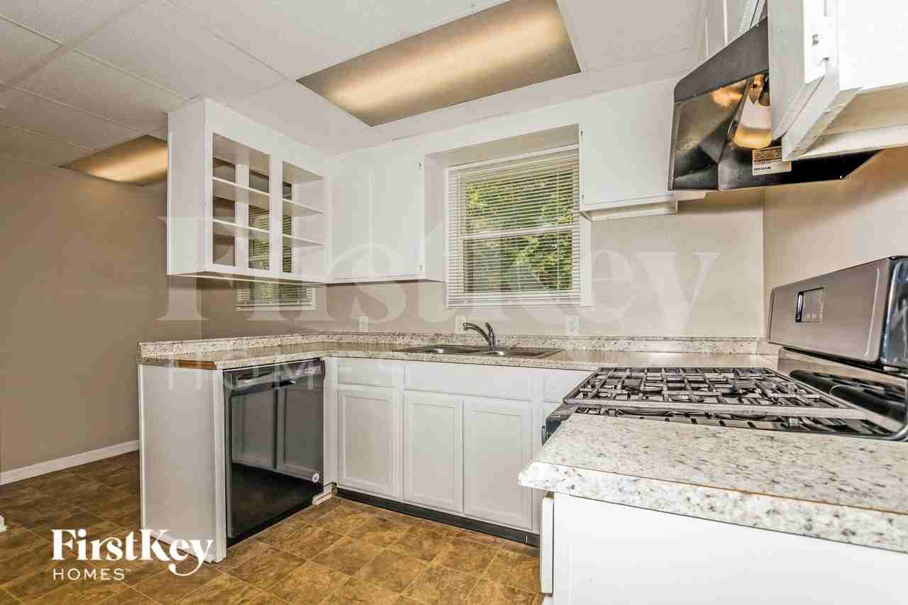 2825 Kessler Blvd North Dr - Photo 7 of 16