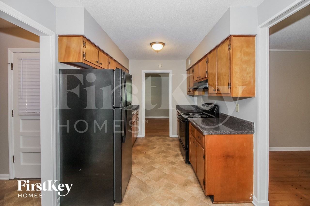 2693 Satellite St - Photo 7 of 15