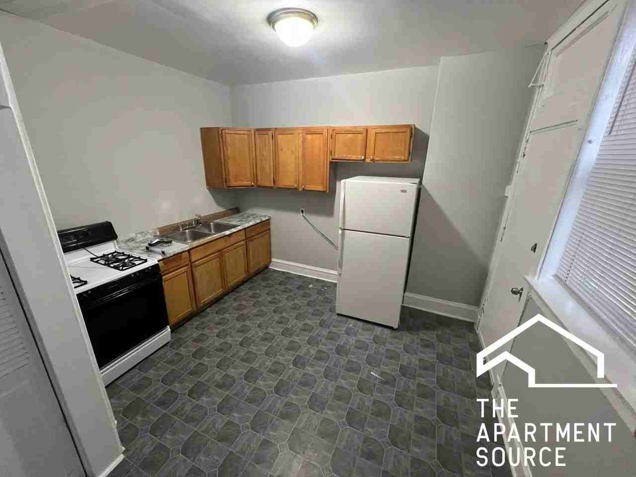 243 N Mason Ave #2 - Photo 3 of 9