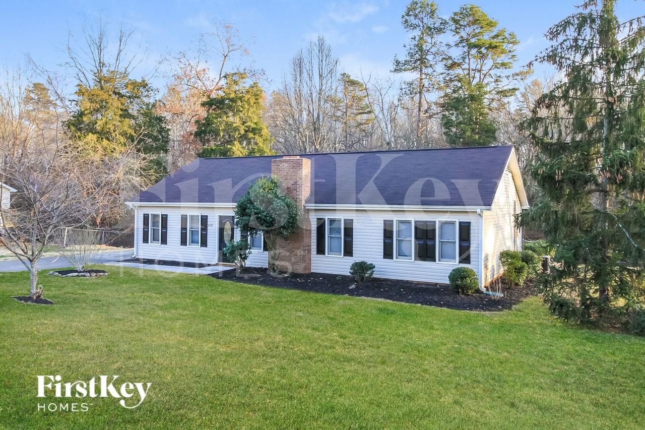 2328 Pebble Creek Rd - Photo 2 of 15