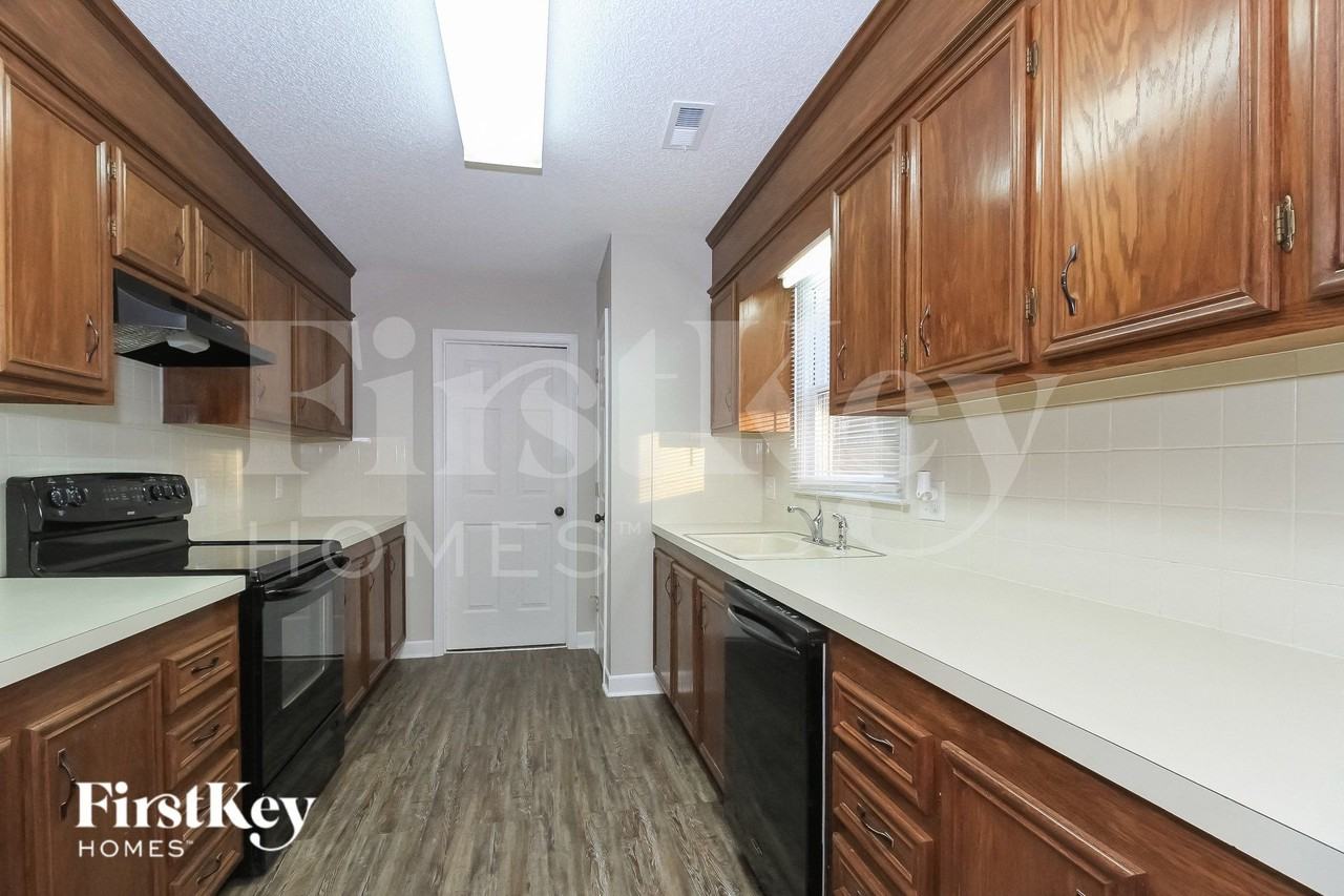 2328 Pebble Creek Rd - Photo 5 of 15