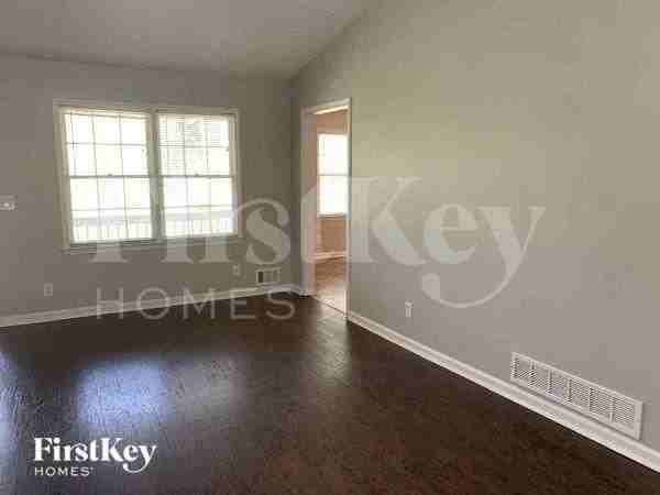 2309 Westland Ml - Photo 4 of 11