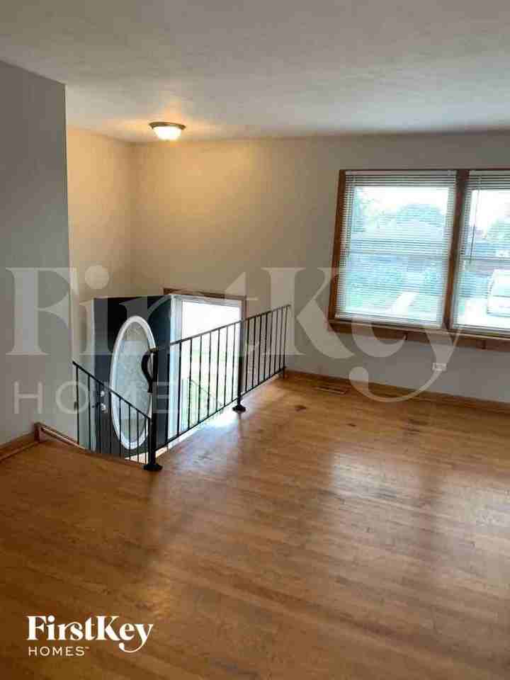 20037 Orchard Ave - Photo 3 of 10