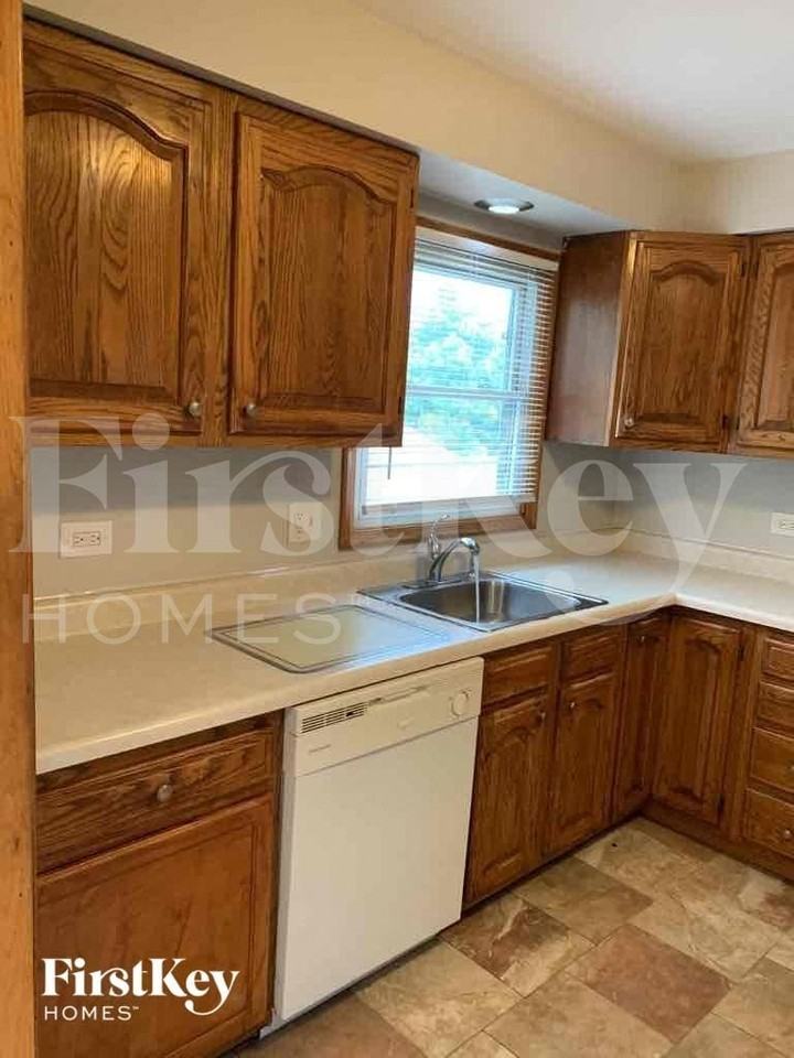 20037 Orchard Ave - Photo 6 of 10