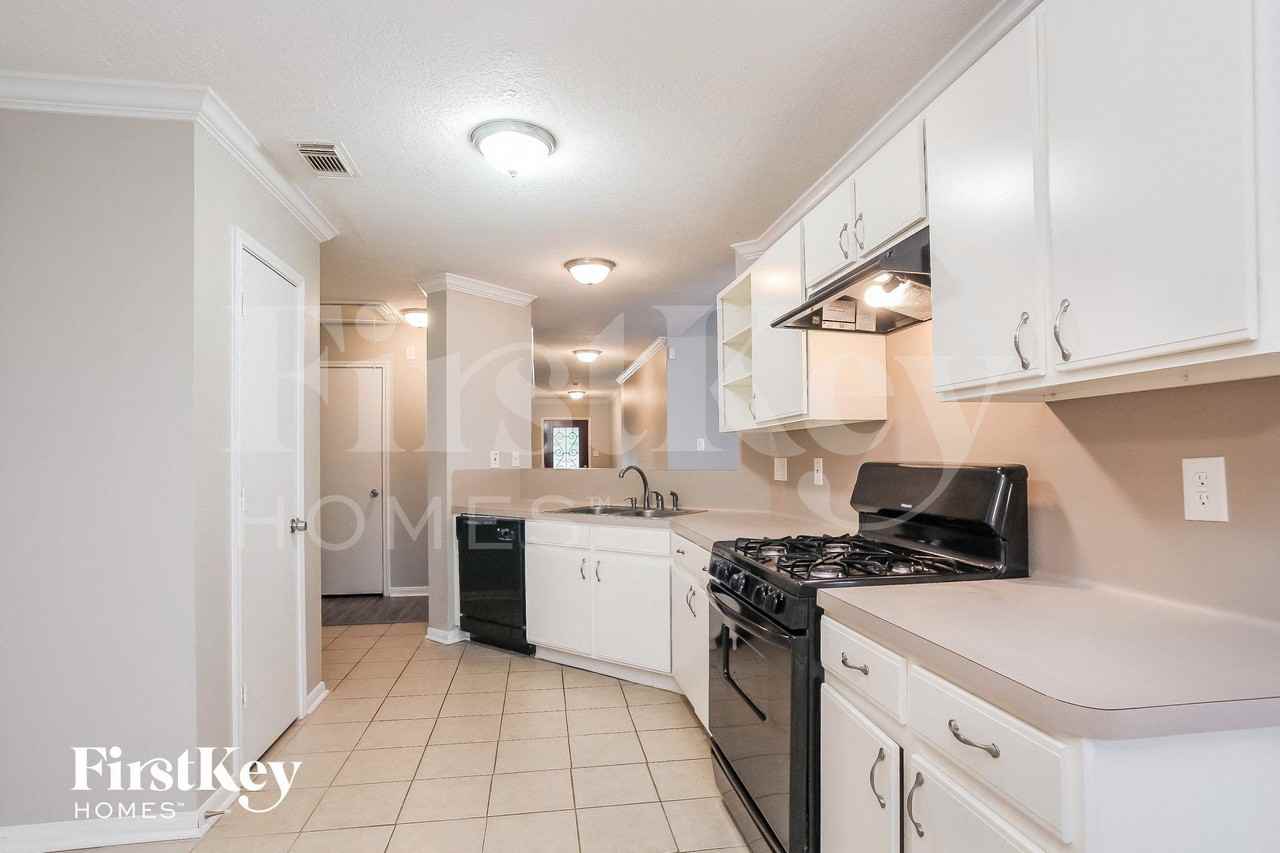 19442 Elmtree Estates Dr - Photo 4 of 14