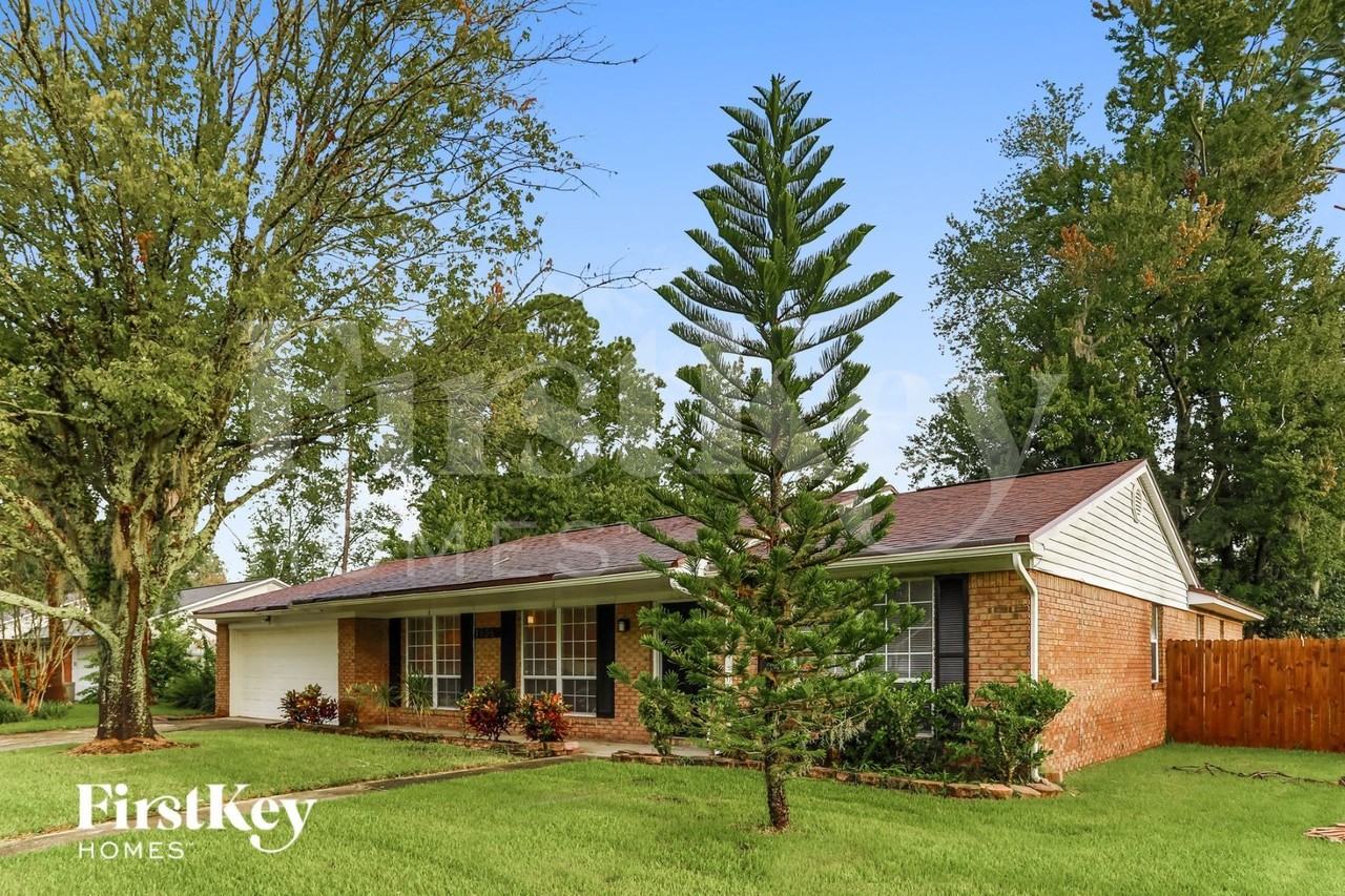 1806 Alder Dr - Photo 2 of 15