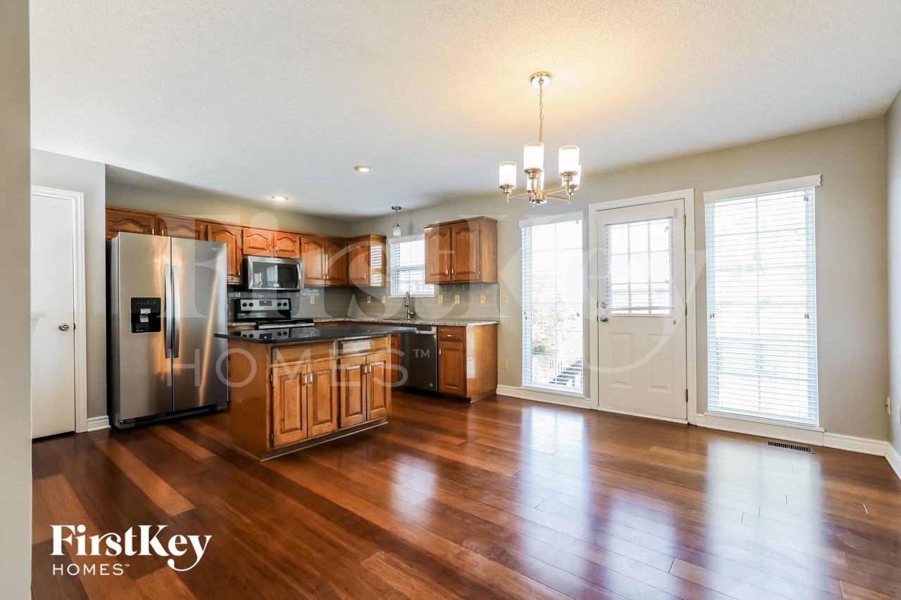 17614 W 111th Ter - Photo 4 of 15