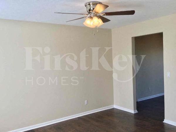 1616 Hastings Ct - Photo 6 of 31